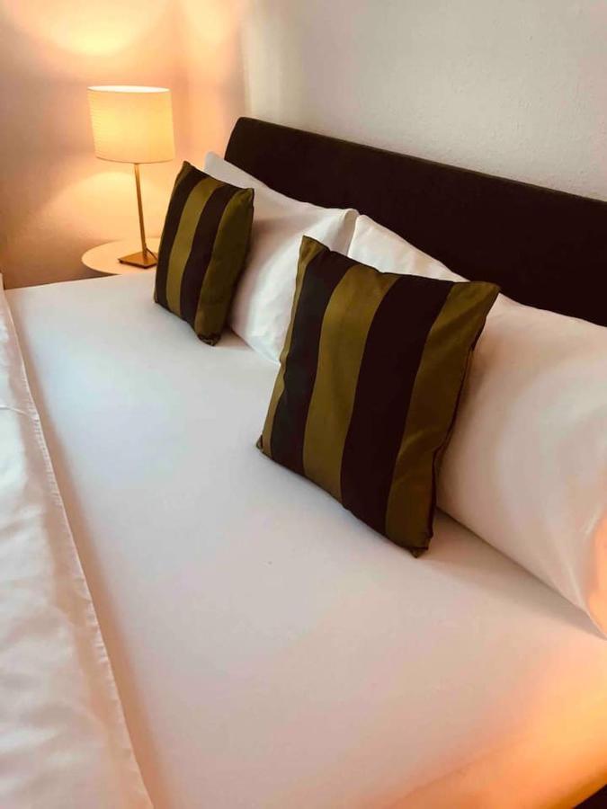 Schoene Grosse 2 Schlafzimmer Bis 6 Pax Naehe Stadion Signal Iduna Apartment