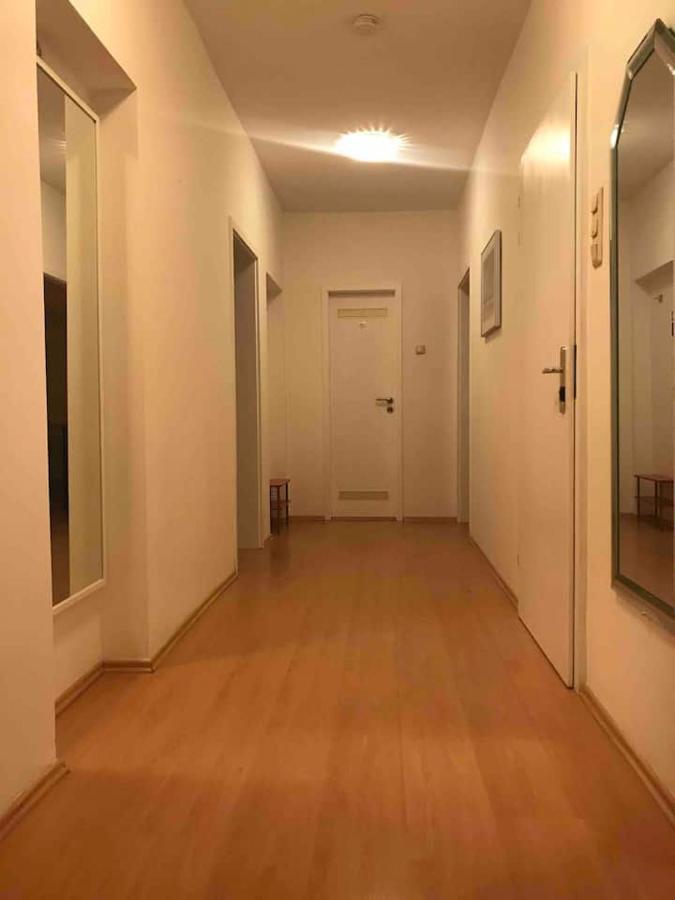 Schoene Grosse 2 Schlafzimmer Bis 6 Pax Naehe Stadion Signal Iduna